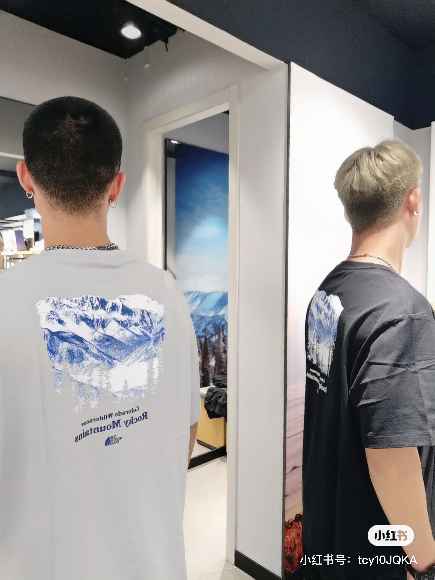 TheNorthface 北面 2024夏季款情雪山森林印花短袖T恤上身效果#