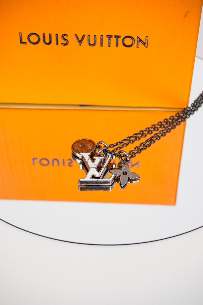Louis Vuitton - Necklace