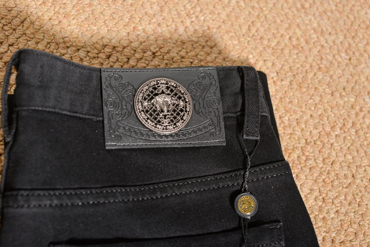 Stylish Versace Vase Towel: Turkish Cotton, Luxurious Design, Fashionable Logo - 图片 4