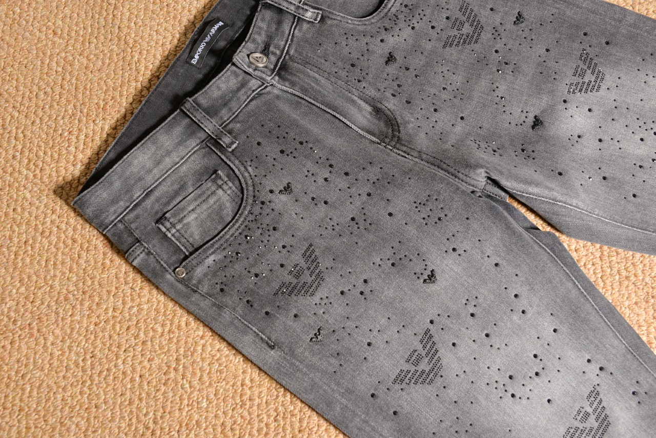 Armani/Amani Calorie Jeans: 2024’s Latest High-Class Fashion Style - 图片 6