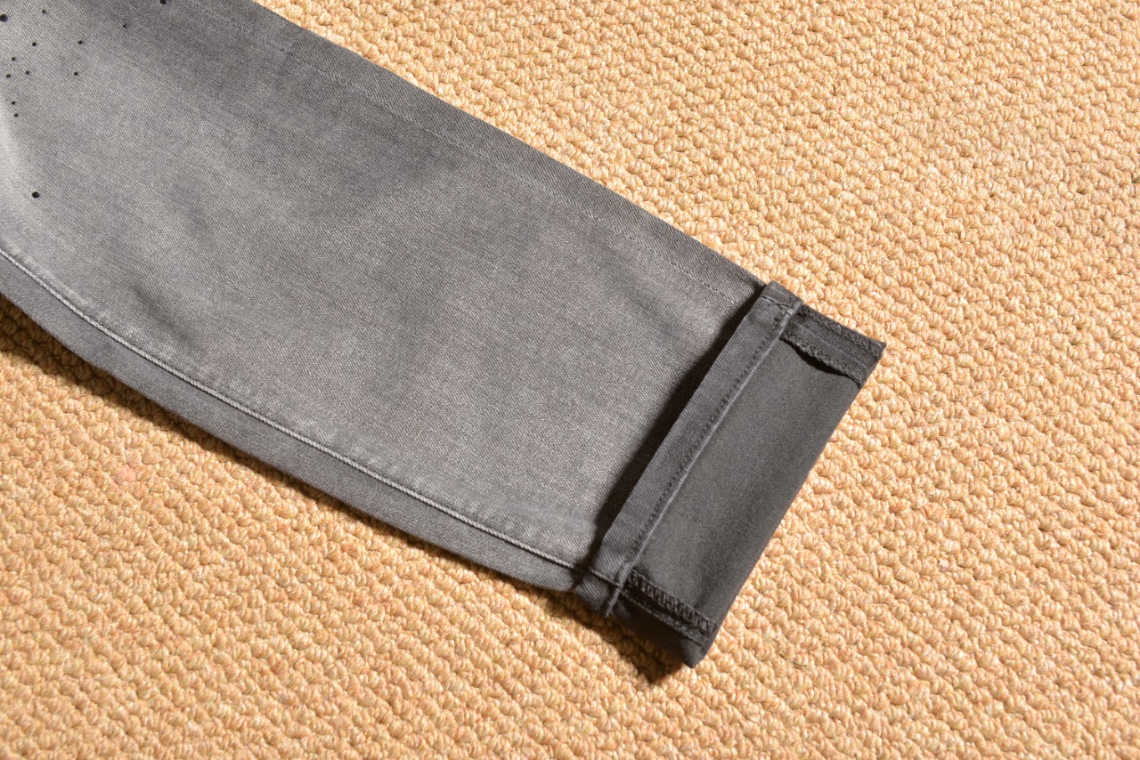 Armani/Amani Calorie Jeans: 2024’s Latest High-Class Fashion Style - 图片 9