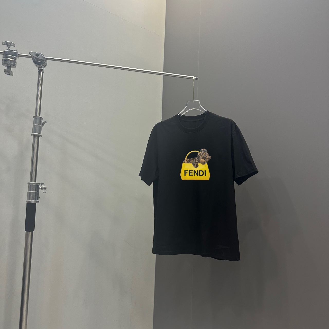 P75 fendi Fendi 2024 primavera-verano clásico estampado cuello redondo camiseta de manga corta usa 260 gramos de algodó…