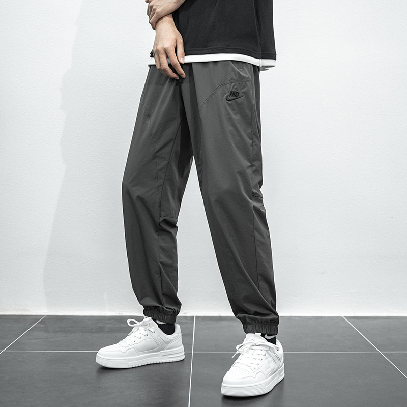 Classic Nike Men’s Summer Gym Shorts in Black/Gray, High Quality and Stylish. - 图片 2