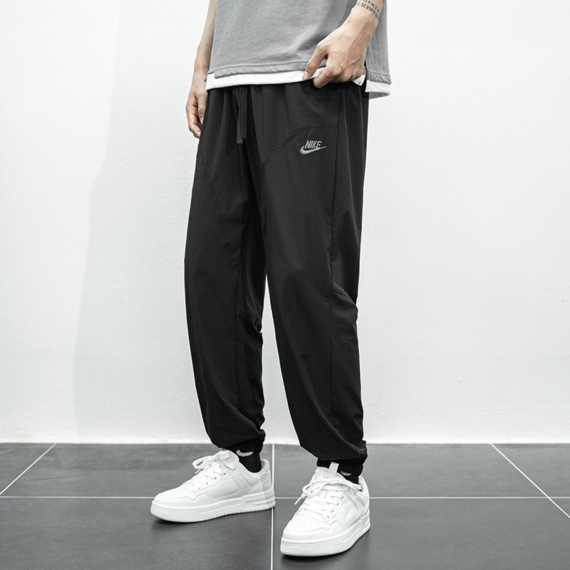 Classic Nike Men’s Summer Gym Shorts in Black/Gray, High Quality and Stylish. - 图片 4