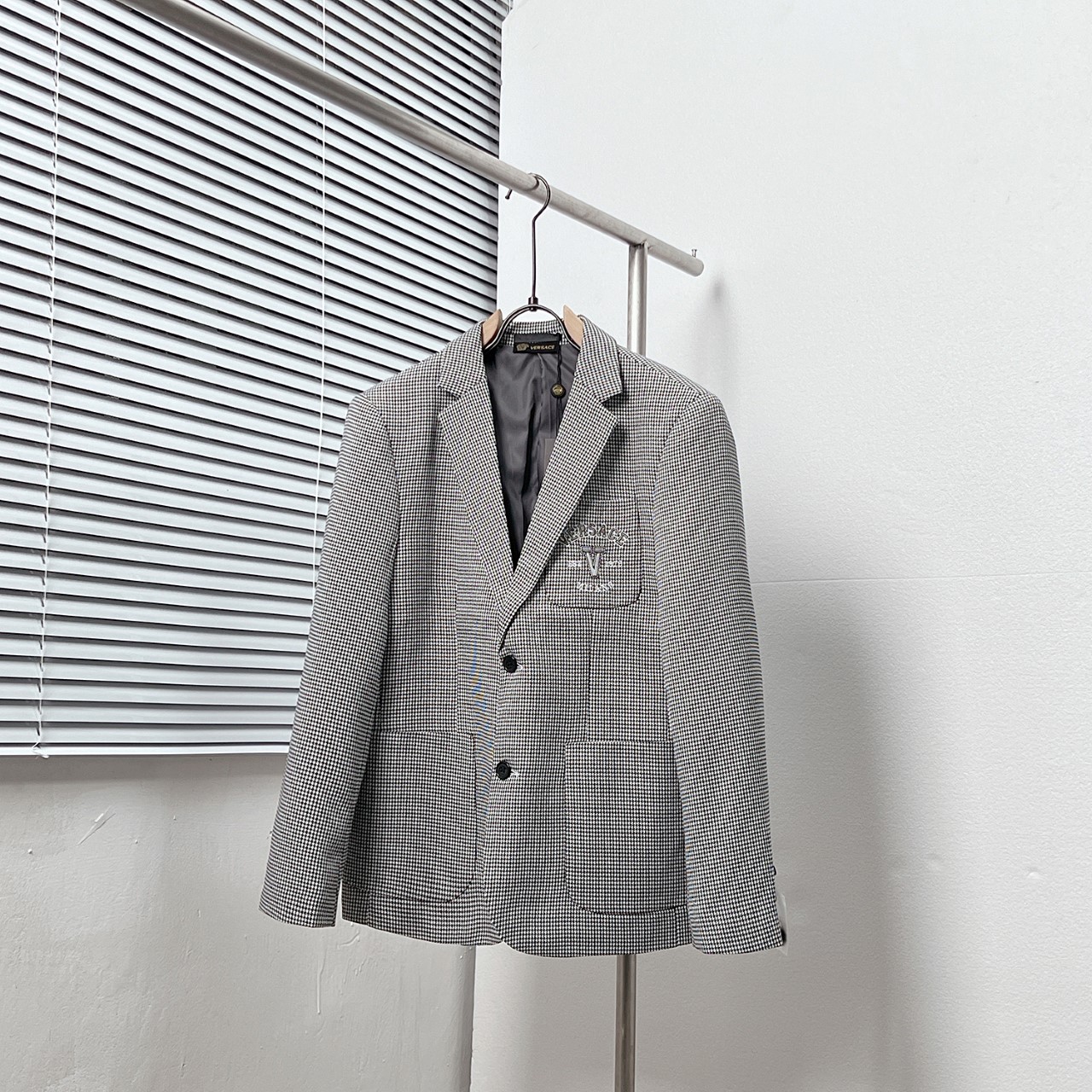 Versac*/范思哲 traje con bordado de pata de gallo y logo, tallas: 48, 50, 52, 54, 56, color: gris