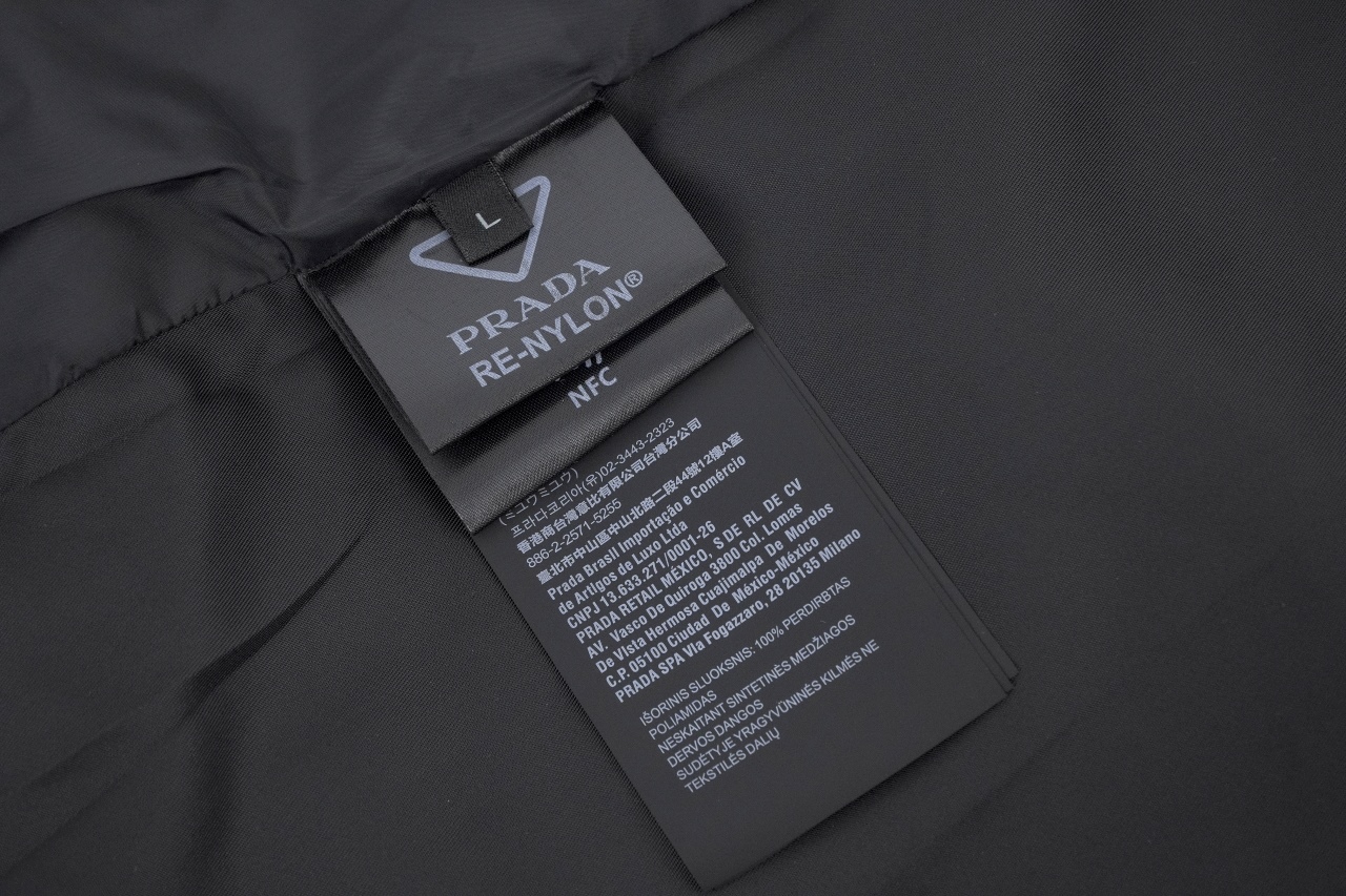 普拉达 Prada 高级成衣风衣外套及大衣服饰 #0336055C 9