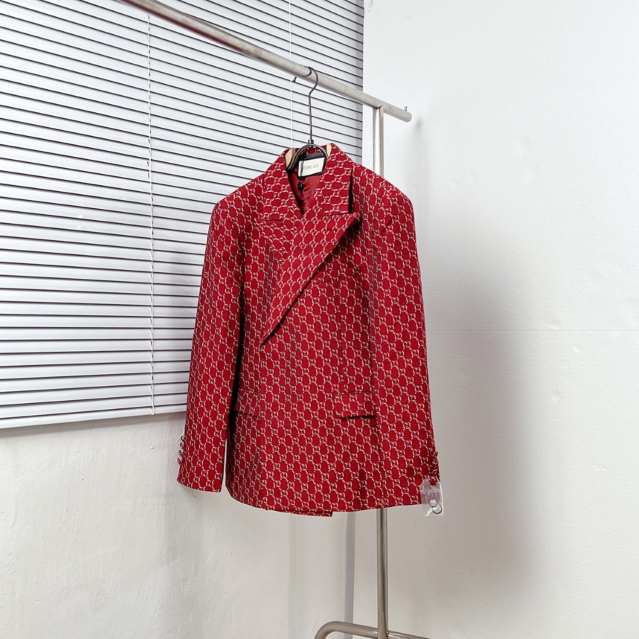 GUCC*/Gucci Traje jacquard con patrón de letras entrelazadas GG, tallas: 48.50.52.54.56.58, color: rojo