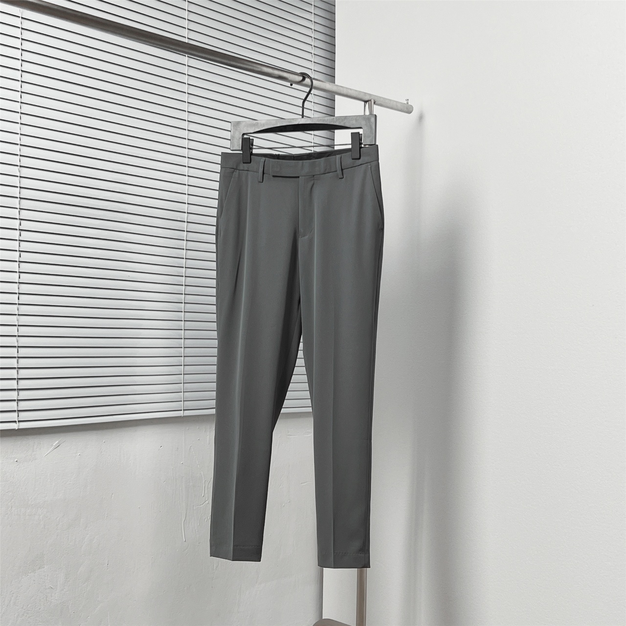 GUCC*/Gucci Pantalón de etiqueta de cinta de puño gris de alta costura, tallas: 29.30.31.32.33.34.36, color: gris claro