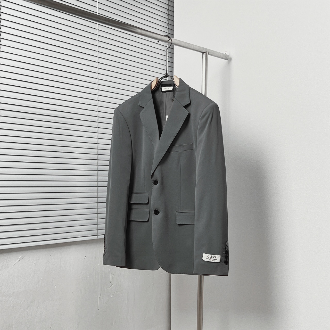 GUCC*/Gucci Traje de etiqueta de cinta de puño gris de alta costura, tallas: 48.50.52.54.56, color: gris claro