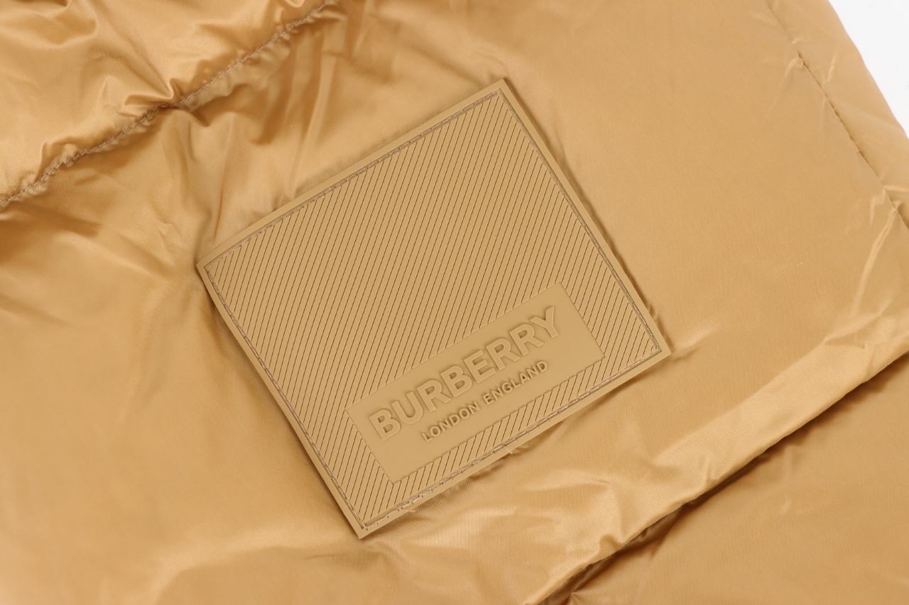博柏利 Burberry 高定典藏名品高定成衣时装外套连衣裙衬衫T恤 #D81D2732 7