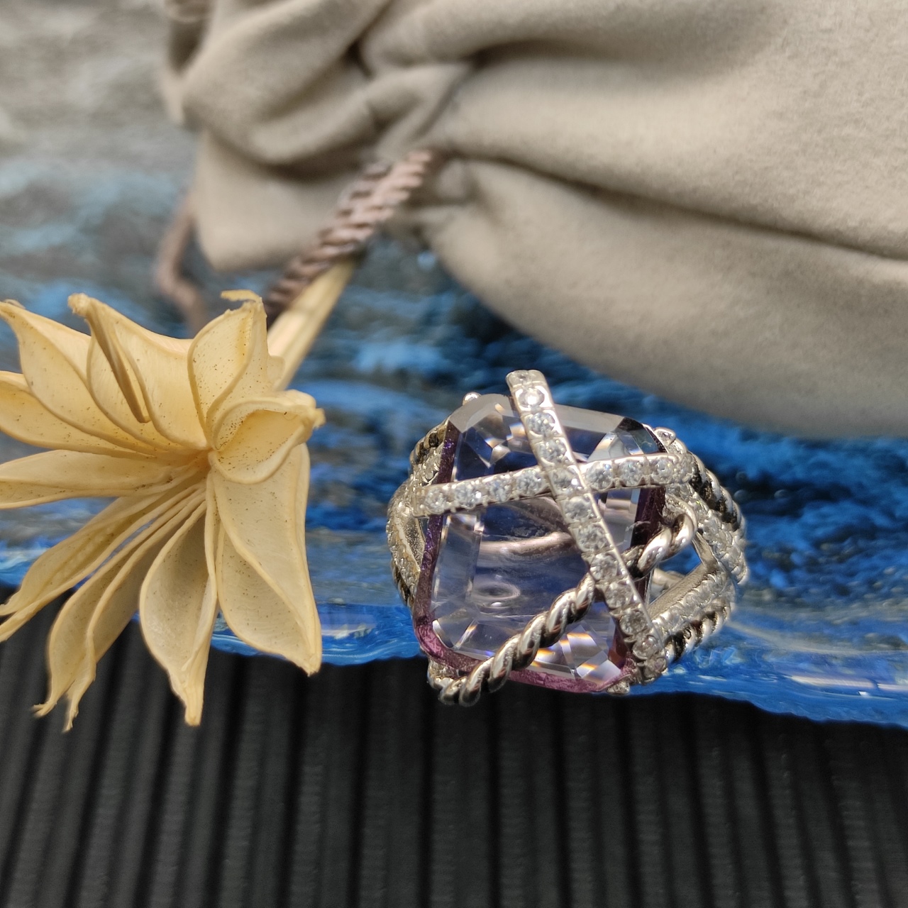 “David Yurman Precious Crystal Bag-Side Diamond Ring in Size 6-9” - 图片 5