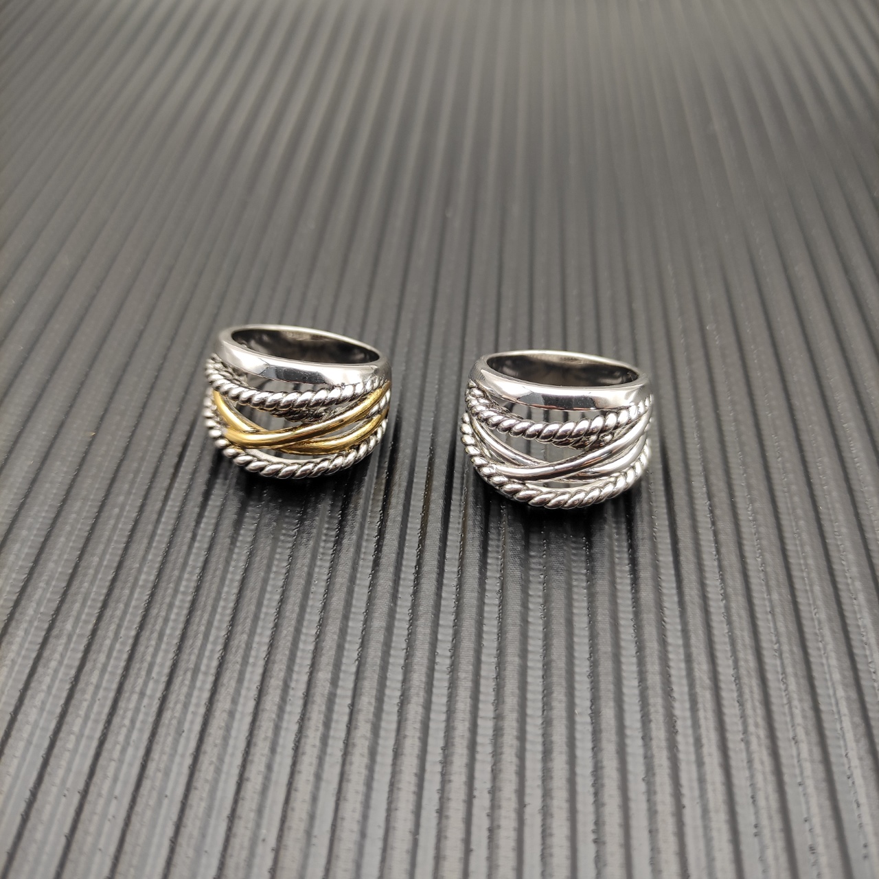 “David Yurman Introduces New 18K Gold Crossring with Silver Cylinders in Various Sizes” - 图片 7