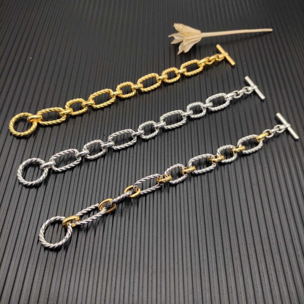 NO:108921,V-gold David Yurman Newline Sapphire Bracelet Color-separated, silver and gold size 19c, jewelry boutique, bracelet19860909V金David Yurman 纽线蓝宝石手链 分色款,银色和金色三款 尺寸19c,饰品精品,bracelet,Jewelry