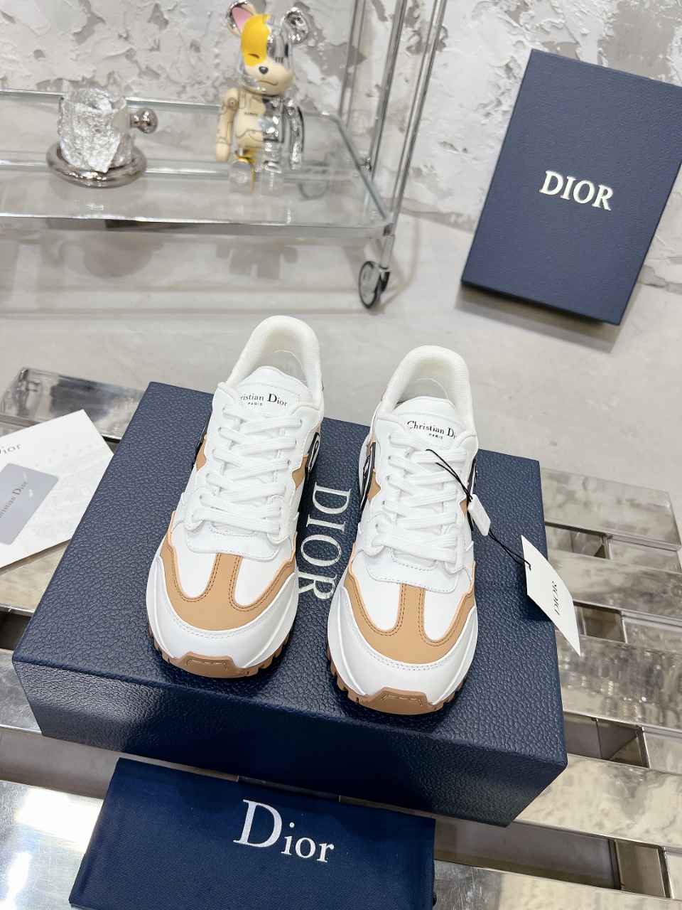 Dior C'est 厚底カップルスニーカー - スタイリッシュなデザイン