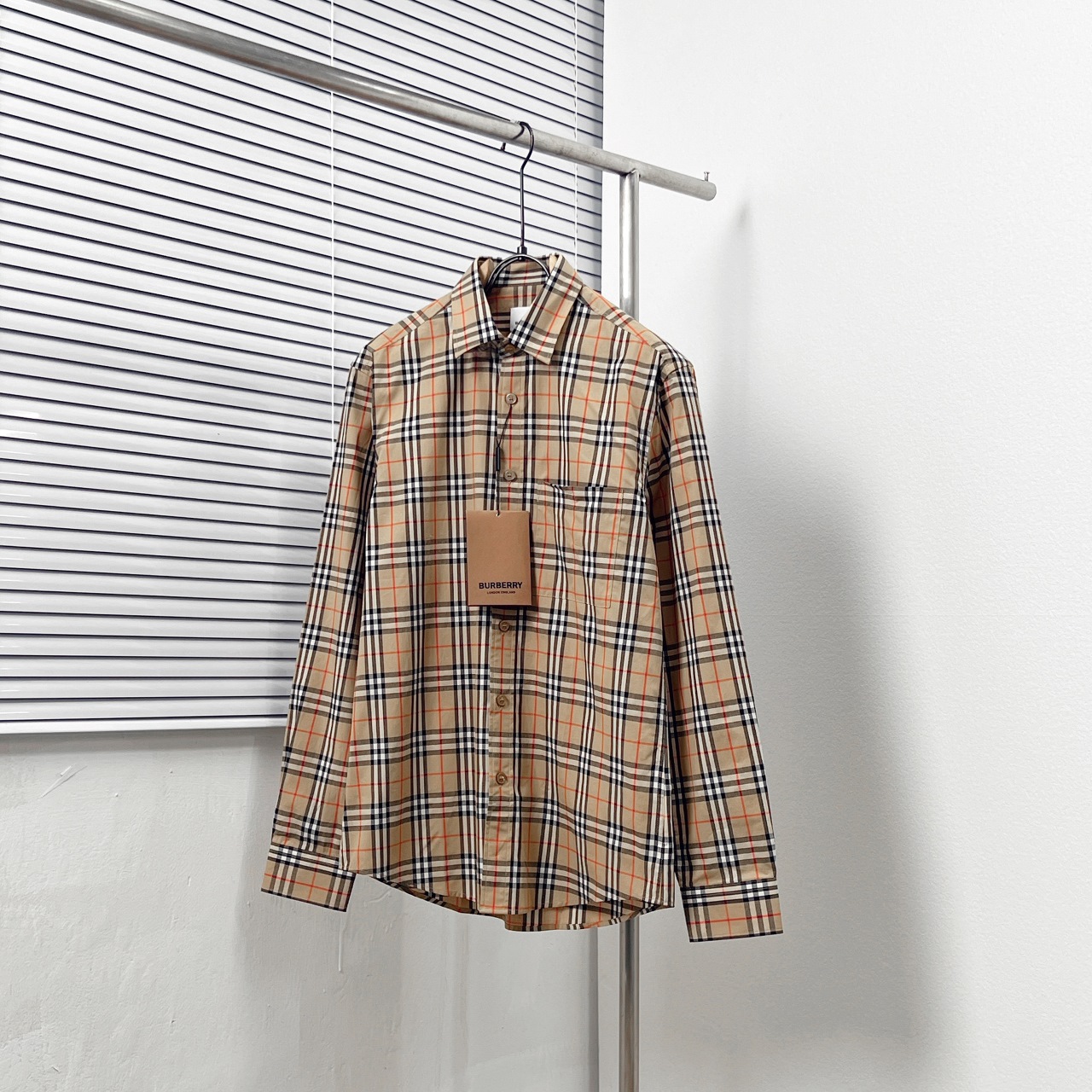 BURBERR*/Burberry* Camisa de cuadros Vintage talla pequeña. Color: beige. Tallas: S-2XL