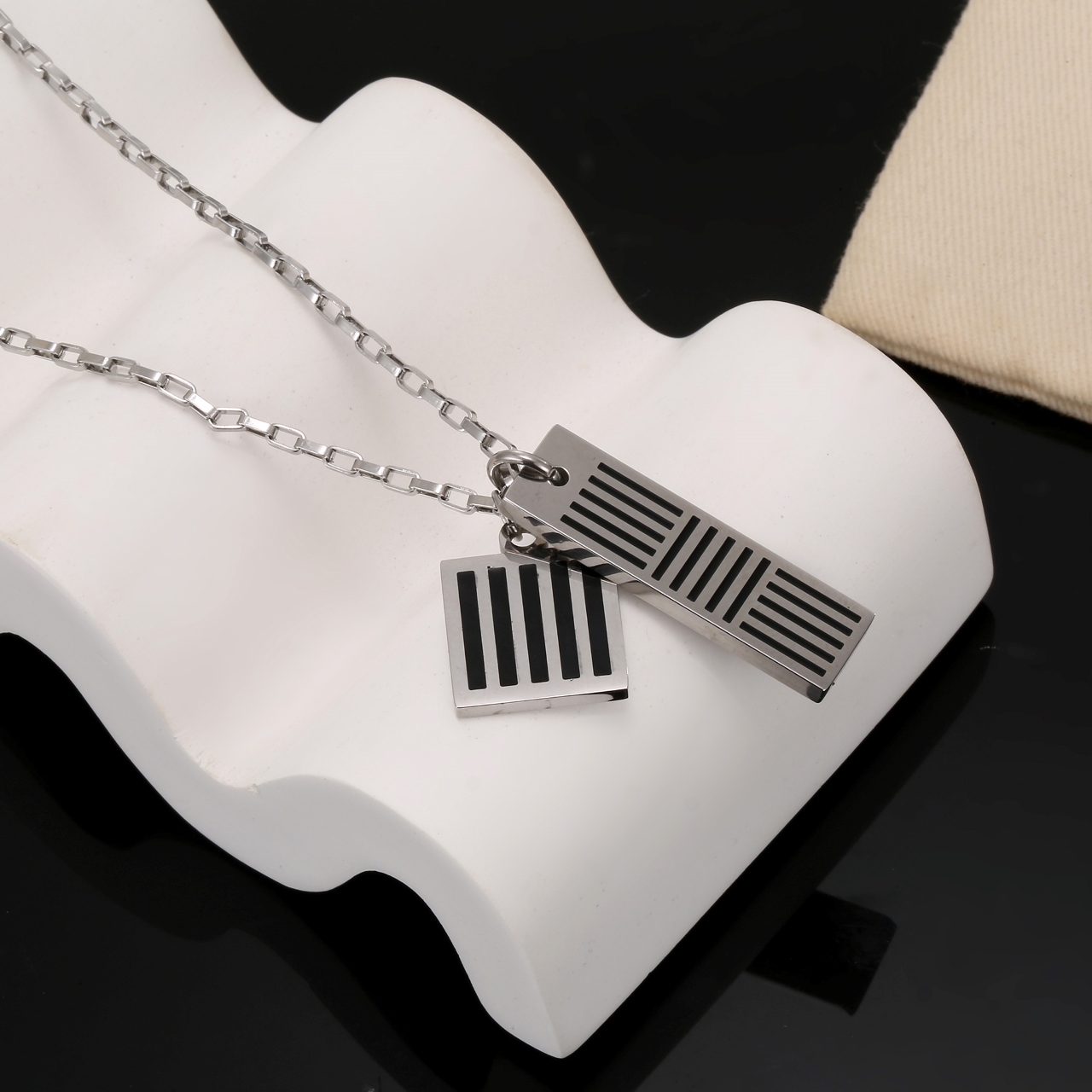 louis vuitton damier colors dual pendant necklace