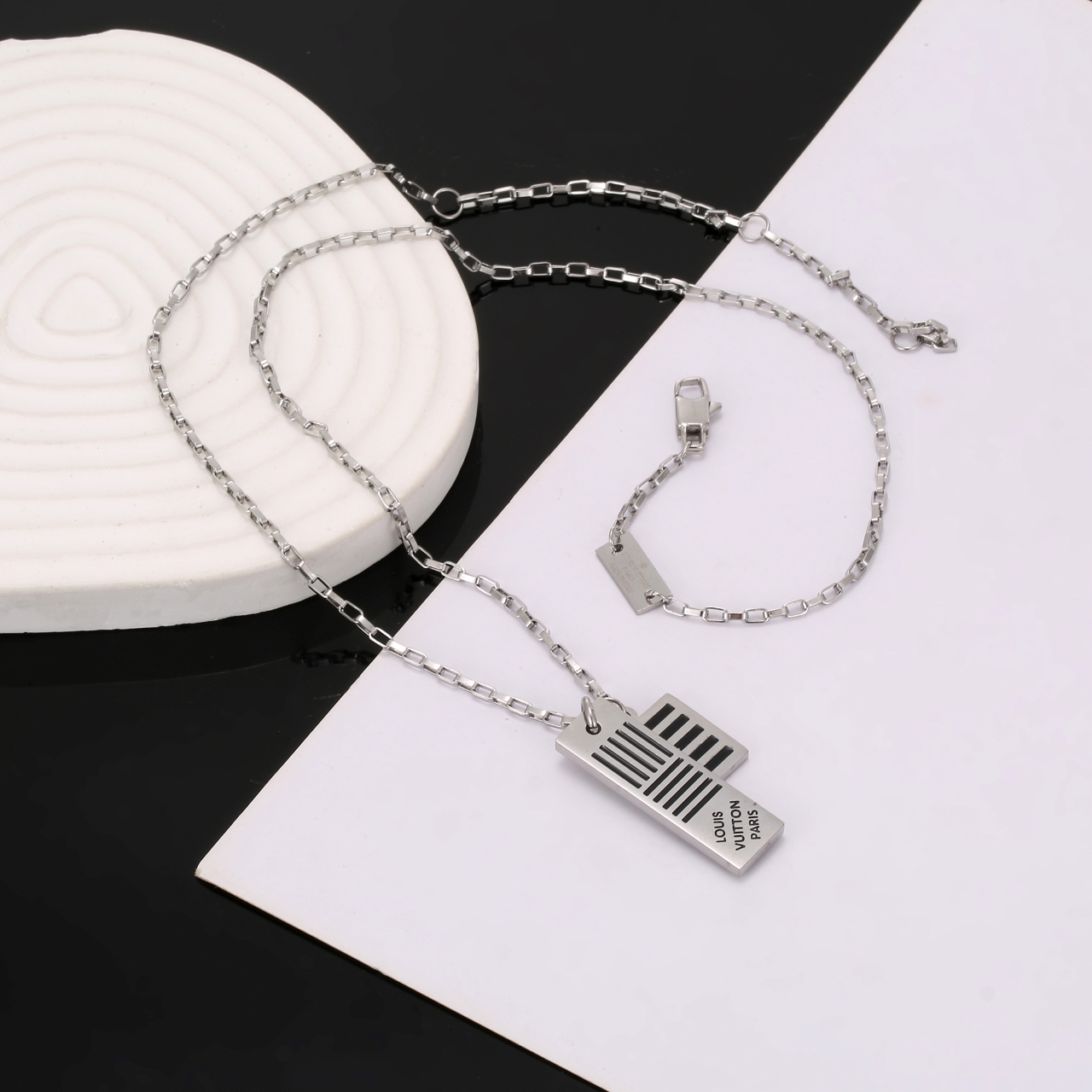 louis vuitton damier colors dual pendant necklace