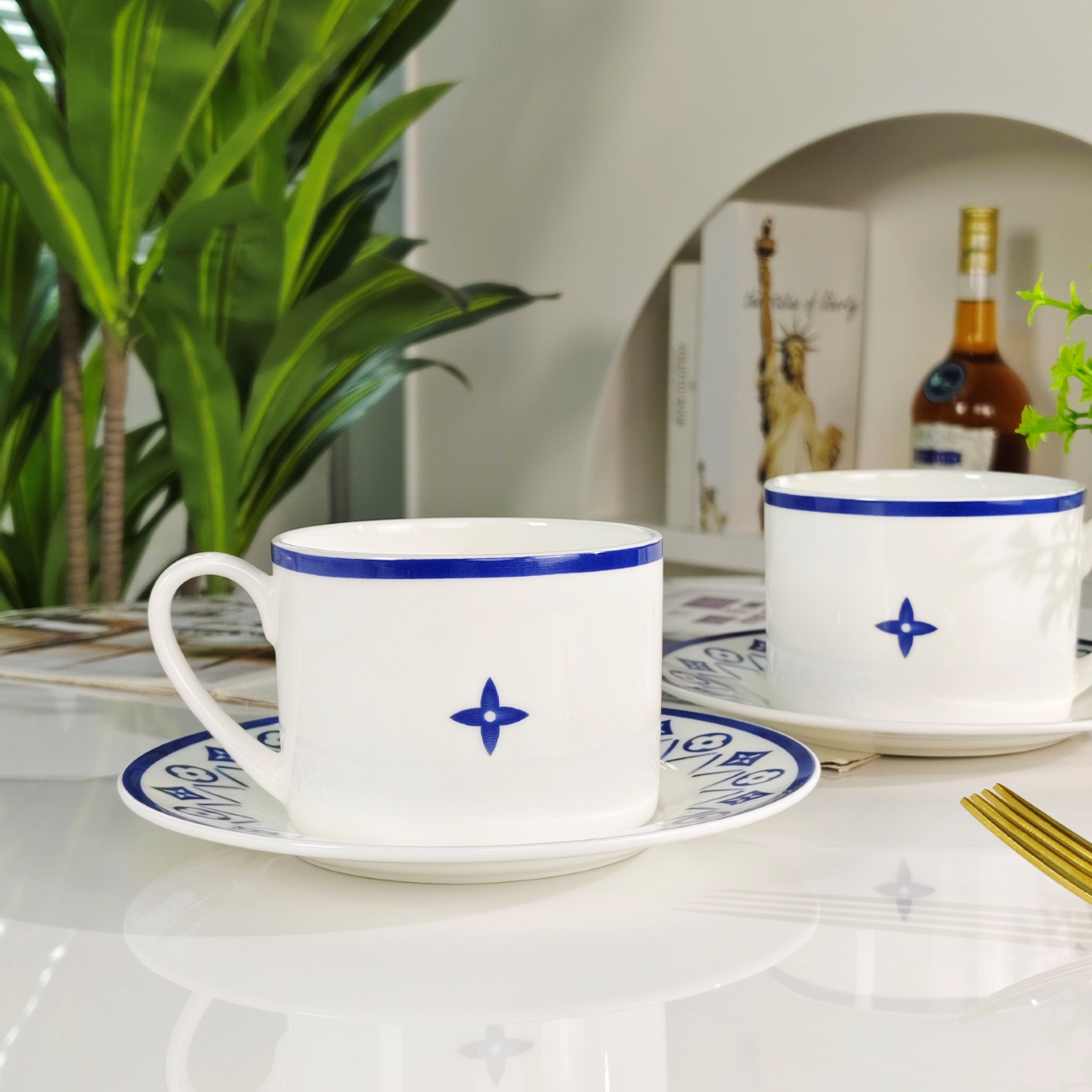 Louis Vuitton Blue and White Cup and Saucer Set (Set of Two - Comprehensive 5
