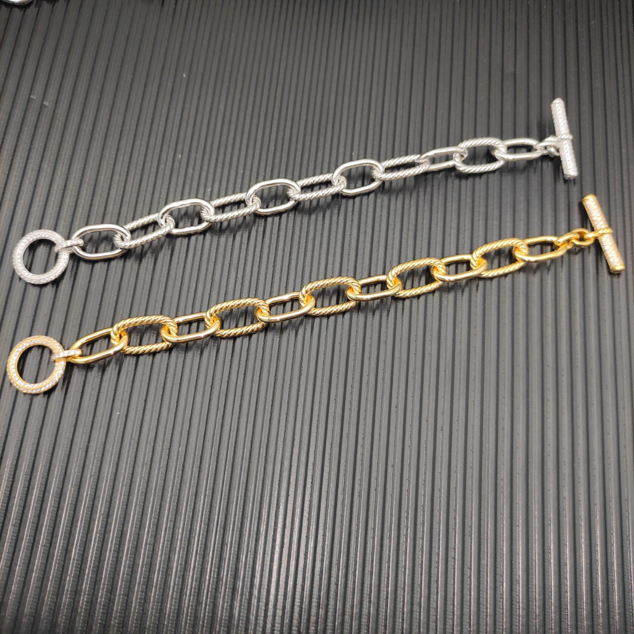 NO:107990,V gold David Yurman rotary buckle bracelet with diamond button wire (size 20cm) Size 20cm, jewelry quality, bracelet19860909V金David Yurman 带钻纽线旋转扣手链（尺寸20cm） 尺寸20cm,饰品精品,bracelet,Jewelry