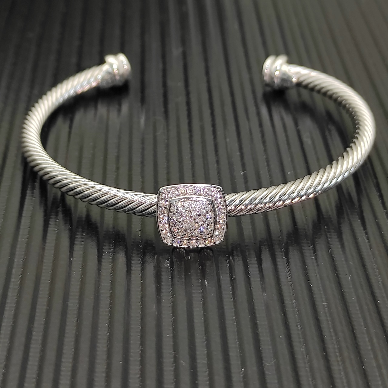 NO:109408,David Yurman Silver 4mm Full Diamond Four-Current Band Bracelet Recommended hand circumference 15-20cm, jewelry quality, bracelet19860909David Yurman 银色4mm满钻四方钻纽线手镯 建议适合佩戴的手围15-20cm,饰品精品,bracelet,Jewelry