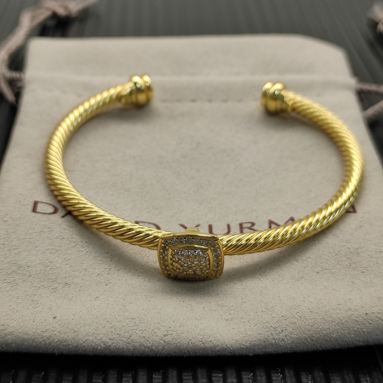 NO:107979,V-gold David Yurman Gold 4mm Full Diamond Four-Drilled Bandwidth Bracelet Recommended hand circumference 15-20cm, jewelry quality, bracelet19860909V金David Yurman 金色4mm满钻四方钻纽线手镯 建议适合佩戴的手围15-20cm,饰品精品,bracelet,Jewelry