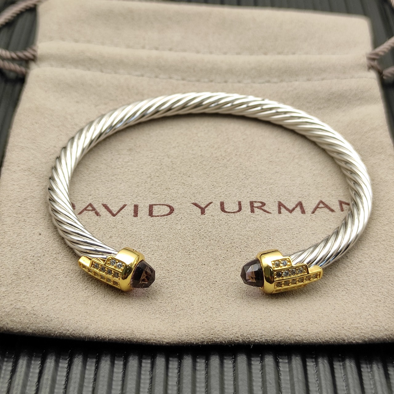 NO:705098,David Yurman 5mm gold head silver 5-row diamond bracelet. Purple diamond, recommended hand size 15-20cm. No. DYSZ-281, fine jewelry, bracelet19860909David Yurman 5mm金头银色5排钻手镯.紫钻、建议适合佩戴的手围15-20cm 编号DYSZ-281,饰品精品,bracelet,Jewelry