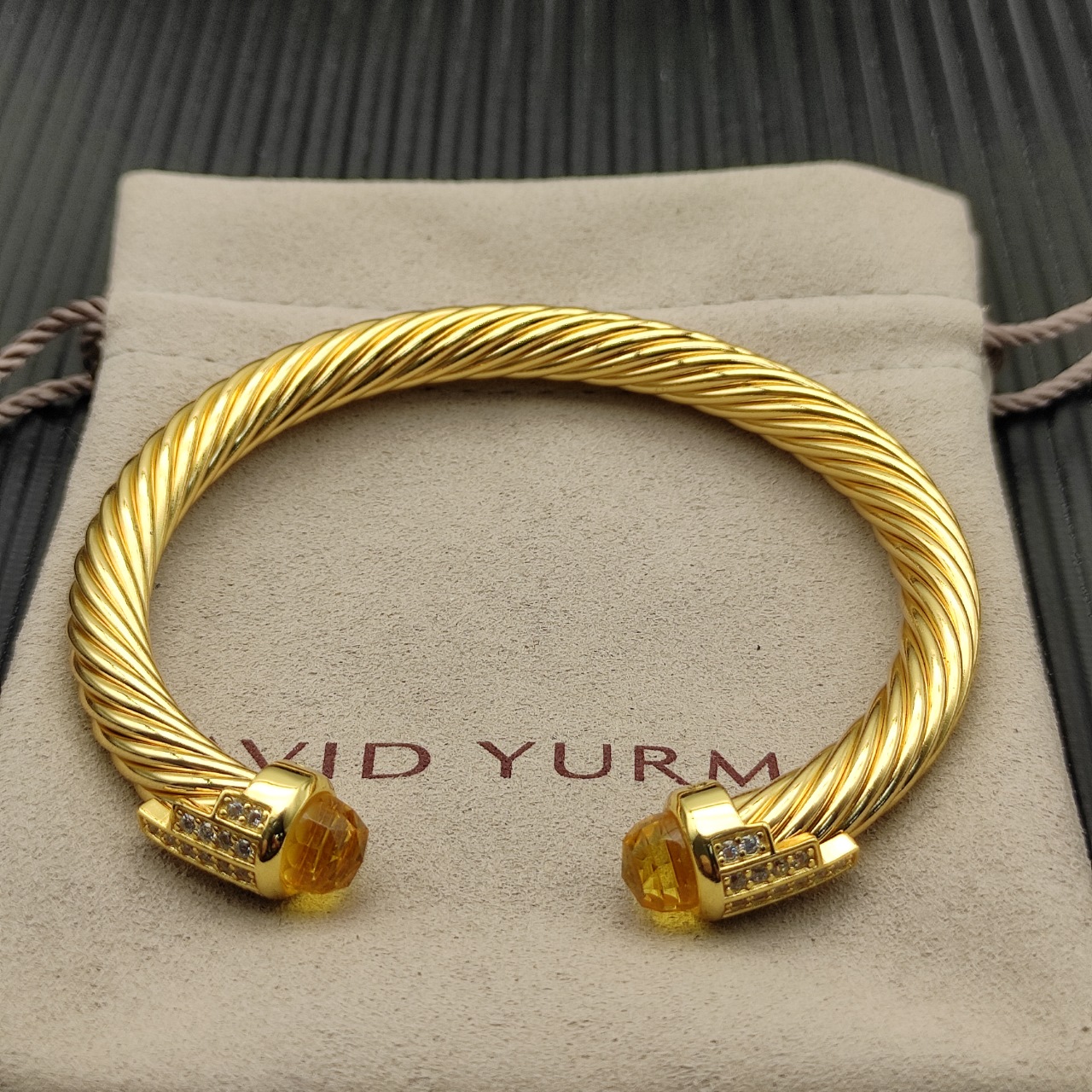NO:110788,David Yurman 7mm gold 5-row diamond bracelet. Yellow diamond, recommended hand circumference for wearing 15-20cm number DYSZ-295, jewelry quality, bracelet19860909David Yurman 7mm金色5排钻手镯.黄钻,建议适合佩戴的手围15-20cm 编号DYSZ-295,饰品精品,bracelet,Jewelry