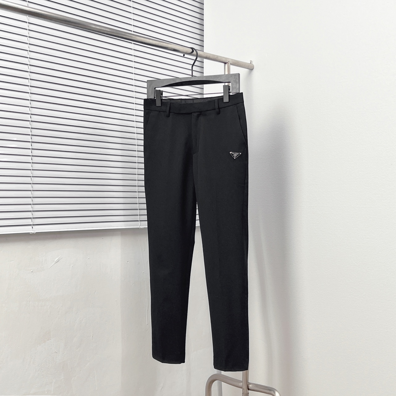 PRAD*/Prada pantalón triangular clásico Talla: 29.30.31.32.33.34.36