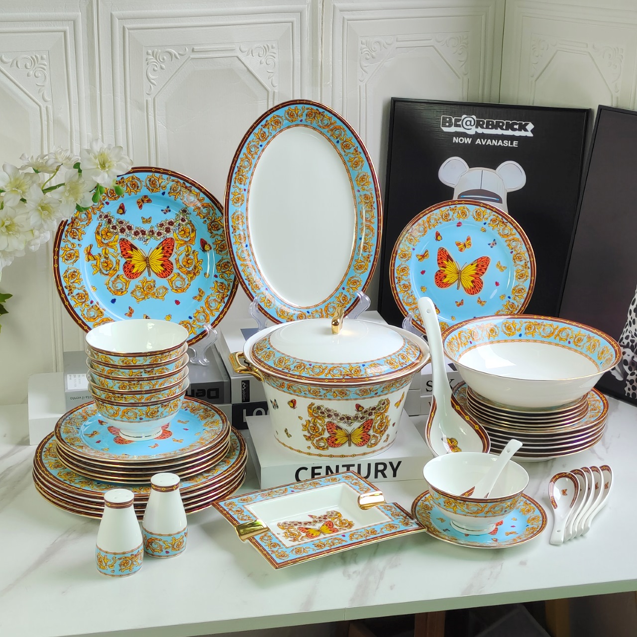 Versace Maison Lifestyle Luxury Home Decor Blanket Tableware Bedding