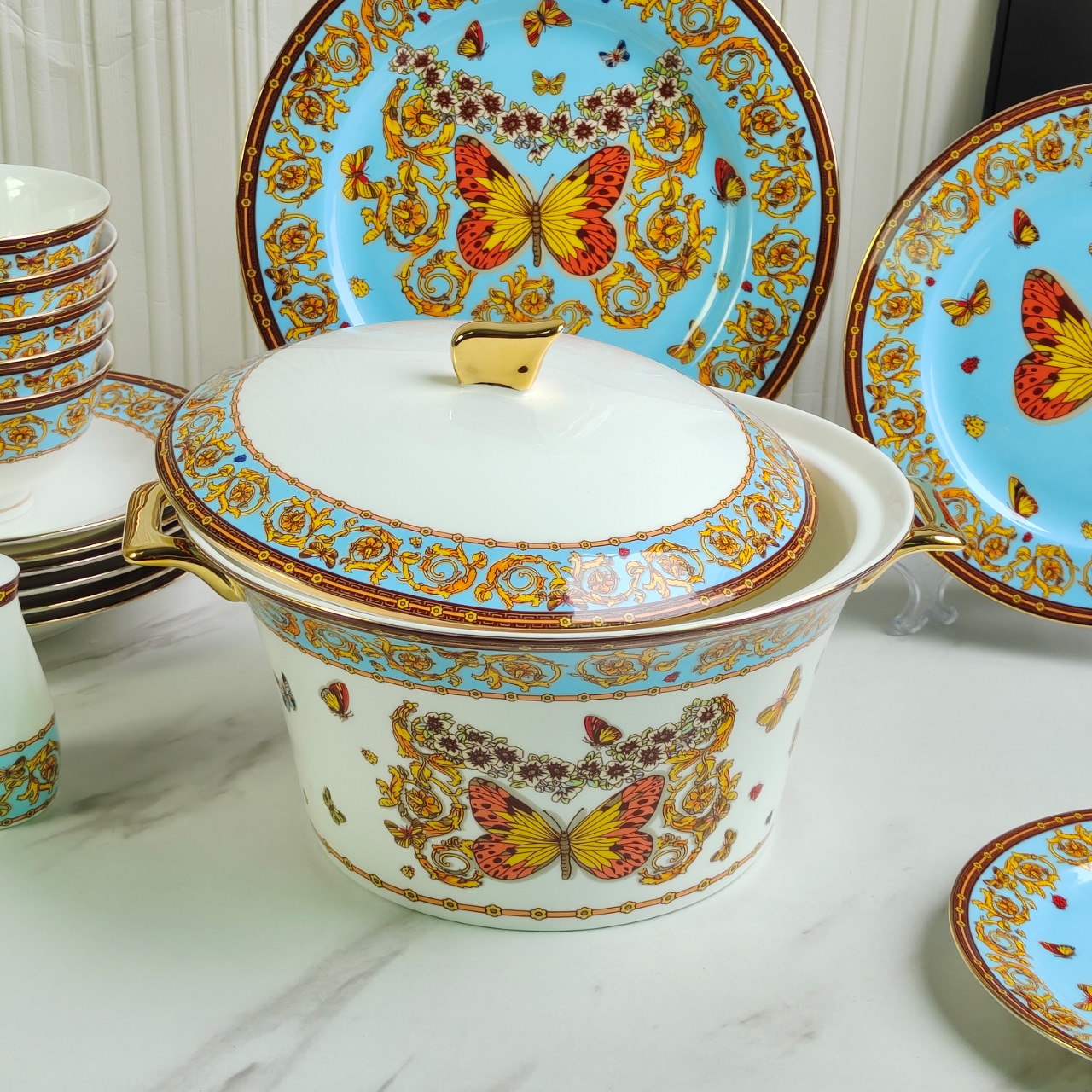 Versace Maison Lifestyle Luxury Home Decor Blanket Tableware Bedding 2