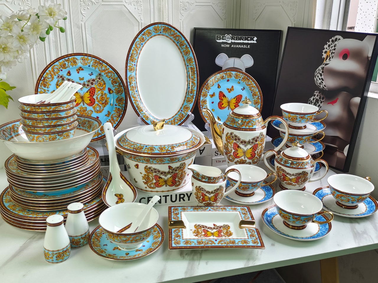 Versace Maison Lifestyle Luxury Home Decor Blanket Tableware Bedding