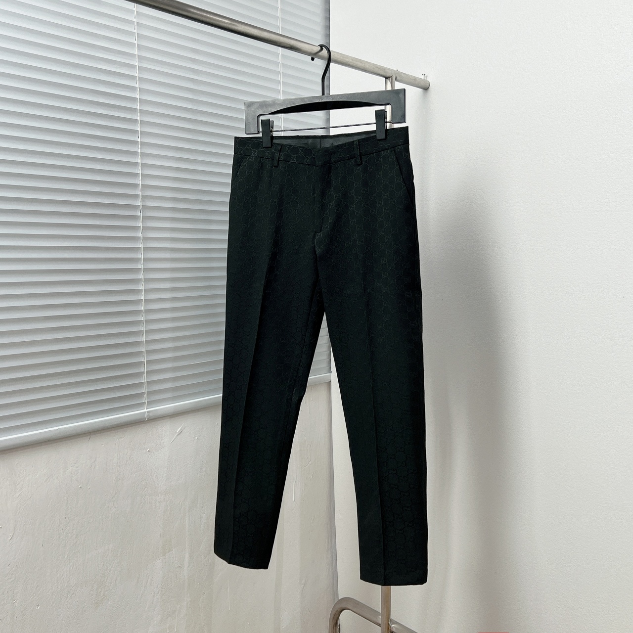 Pantalon de costume Gucci à motif jacquard GG, coupe slim, noir