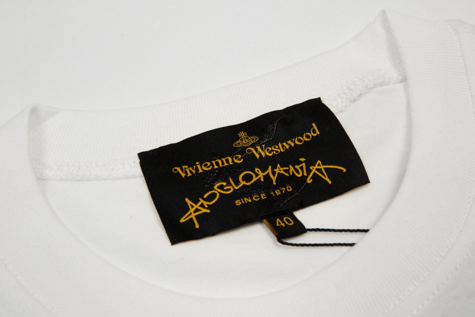 Fashion Alert: Vivienne Westwood’s 2024 Collection, Vyvyan Saturn’s Scrawl Shorts Highlighted - 图片 5