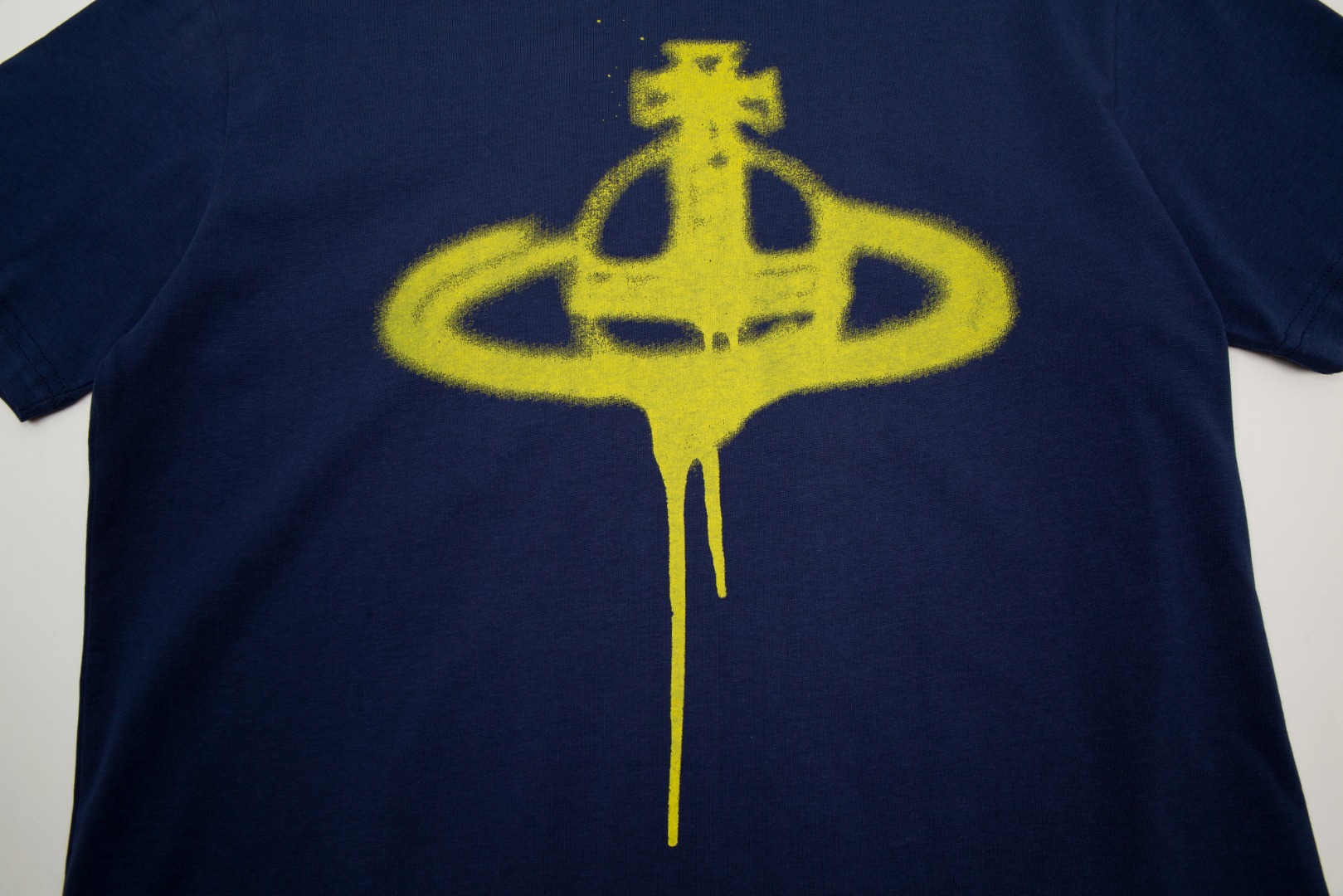 Vivienne Westwood 2024 Collection: “Precipient Depreciation” with Queen of the West Theme - 图片 5