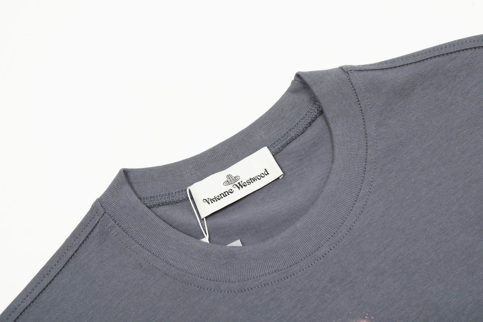 Vivienne Westwood’s Queen of the West: Ink-Jet Short Sleeves 2024 – $9872 YB Opener - 图片 4