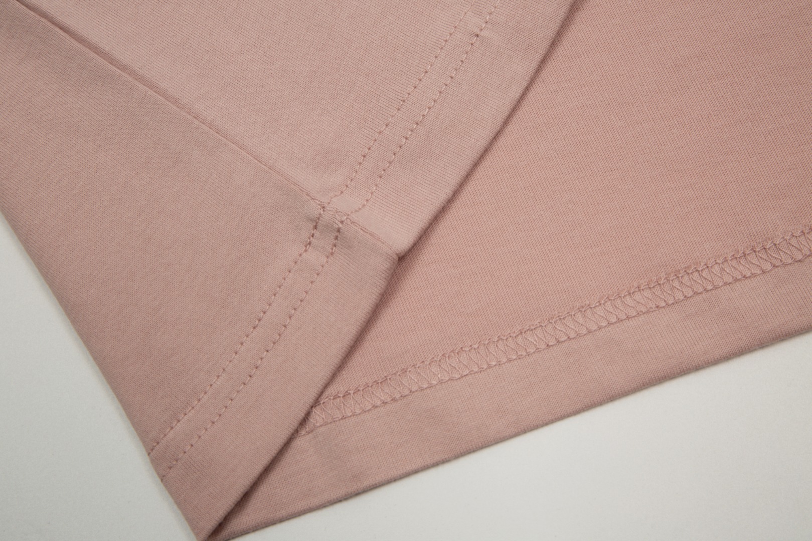 “Vivienne Westwood Queen of the West 2024 Short Sleeves Top Replica Review” - 图片 6