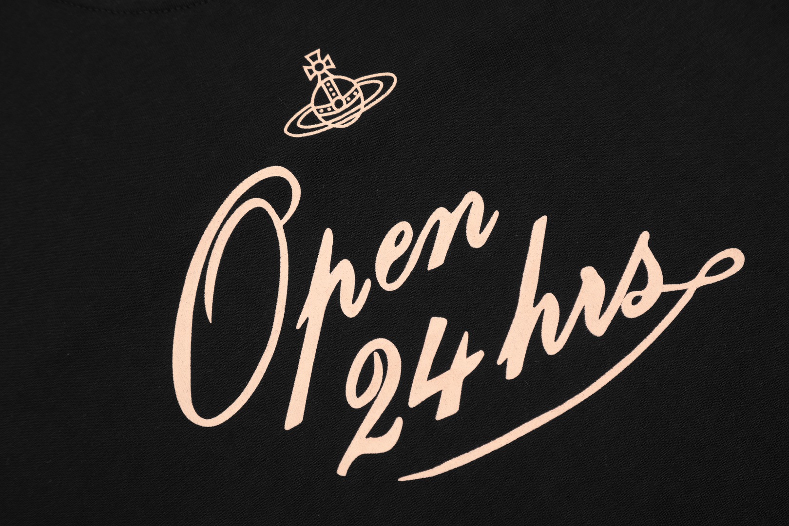 “Vivienne Westwood Queen of the West Top 2024 with Letter Embroidery” - 图片 7