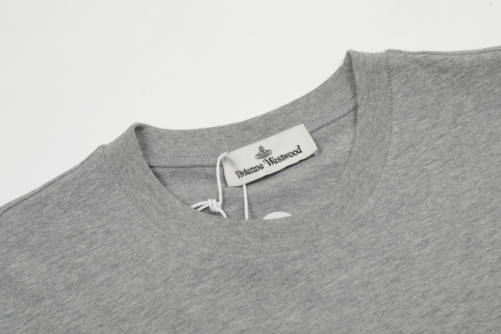 Vivienne Westwood Queen of the West 2024 Short Sleeves Top Collection – Details and Colors - 图片 4