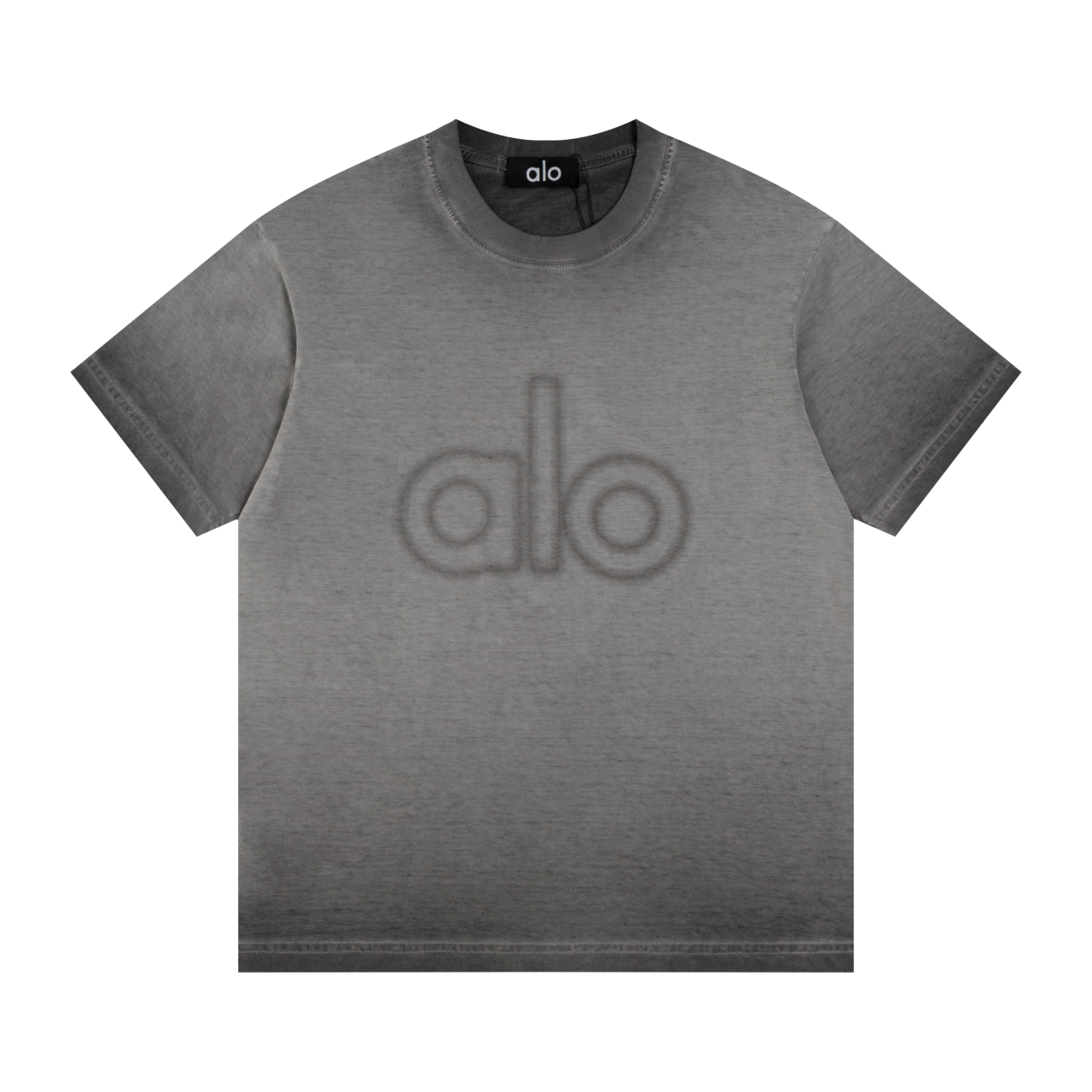 P79💰 「顶级品质」  
ALO 25年新款扎染渐变做旧水洗炒盐高街风短袖T恤 男女同款搭配情侣装 


✅宽松挺括版型男女同款可搭配情侣 三标齐全该有的都有彰显排面 0缩水率高品质第一次不买怪你不回头怪我 

✅索罗纳高密度螺纹领口不易变形避免上身领口尴尬 这是大牌都舍不得用的面料 因为什么？因为贵！ 


🤎💜♥️简单的款更要质量好 - 是我们的宗旨 

✅240G新疆长绒棉顶级纯棉 ⚠️⚠️这里承诺100%实重240G面料 支持鉴定 .市场大把自称260 280的 实际上一摸比我家的薄的多 甚至手感没有我家好 文案吹牛逼没用 还得看品质 . 

✅面料缩水率控制在2% 出口级固色品质 真正做到了不易变形 缩水 不掉色 市场做什么巴黎世家 Lv的 都不敢承诺 一个做alo的我做到了 

‼️太多人转发这款不知道买谁的？ 担心收到货质量不好？ 老板大大拍胸脯保证在我这儿通通不存在 盲拿我家 绝无意外 ‼️

✅最大码数可穿230斤 出口欧美无压力 
尺码：XS-L
颜色：
橙色
粉色
紫色
蓝色
咖色
浅灰色
深灰黑