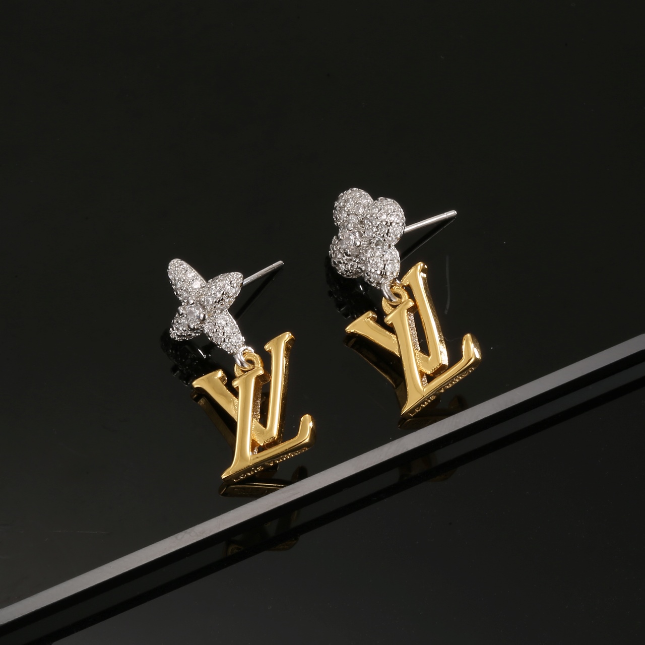 Louis Vuitton Haute Joaillerie Fine Jewelry Earrings Necklace Ring Ref 4