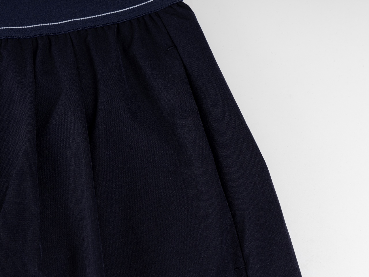 ALO Yoga Pantalones Rectos Holgados de Verano para Mujer con Bolsillos 8 windows1748468145967 145104613235178039