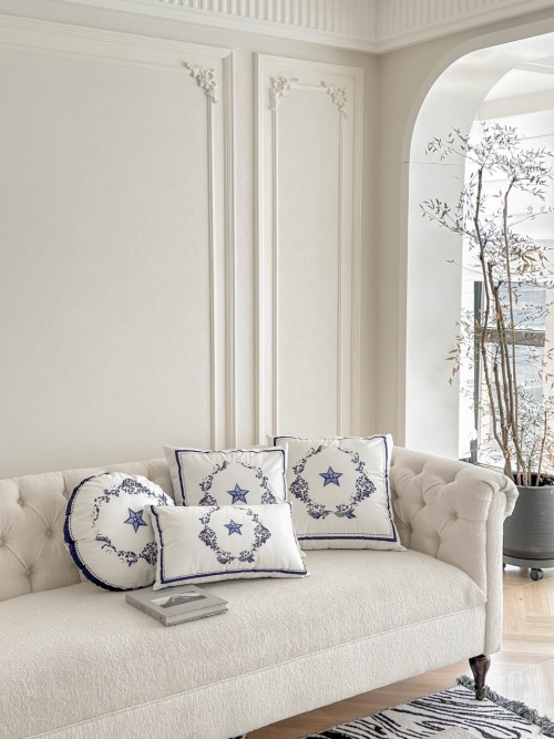 Dior 2025 Plush Printed Pillow Series: Elevate Your Home with Elegance 1 Dior 2025 Plush Printed Pillow Series: Elevate Your Home with Elegance