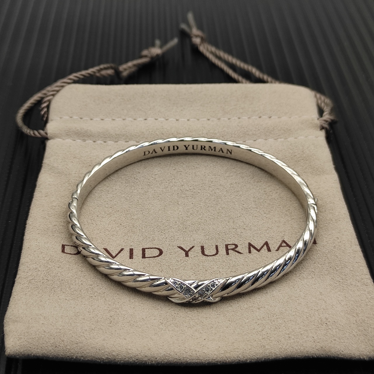 575 💰David Yurman 6.2mm Silver X-band carved wave bracelets. 19 cm. No. DYSZ-337