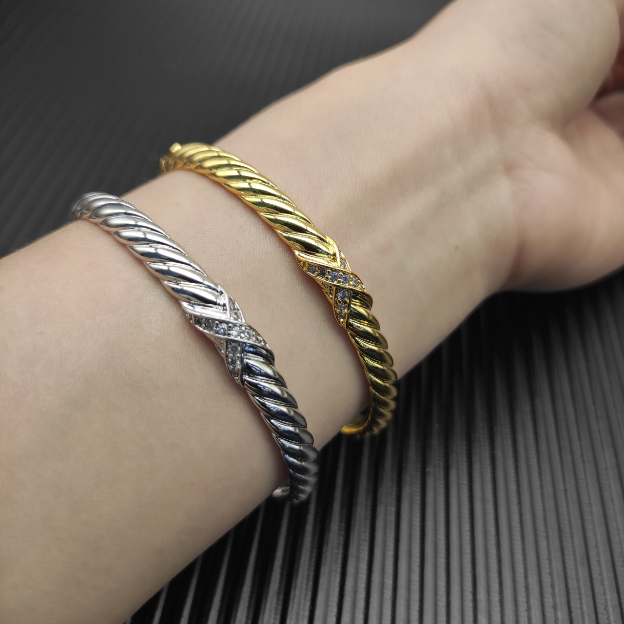 575 💰David Yurman 6.2mm Silver X-band carved wave bracelets. 19 cm. No. DYSZ-337 - 图片 4