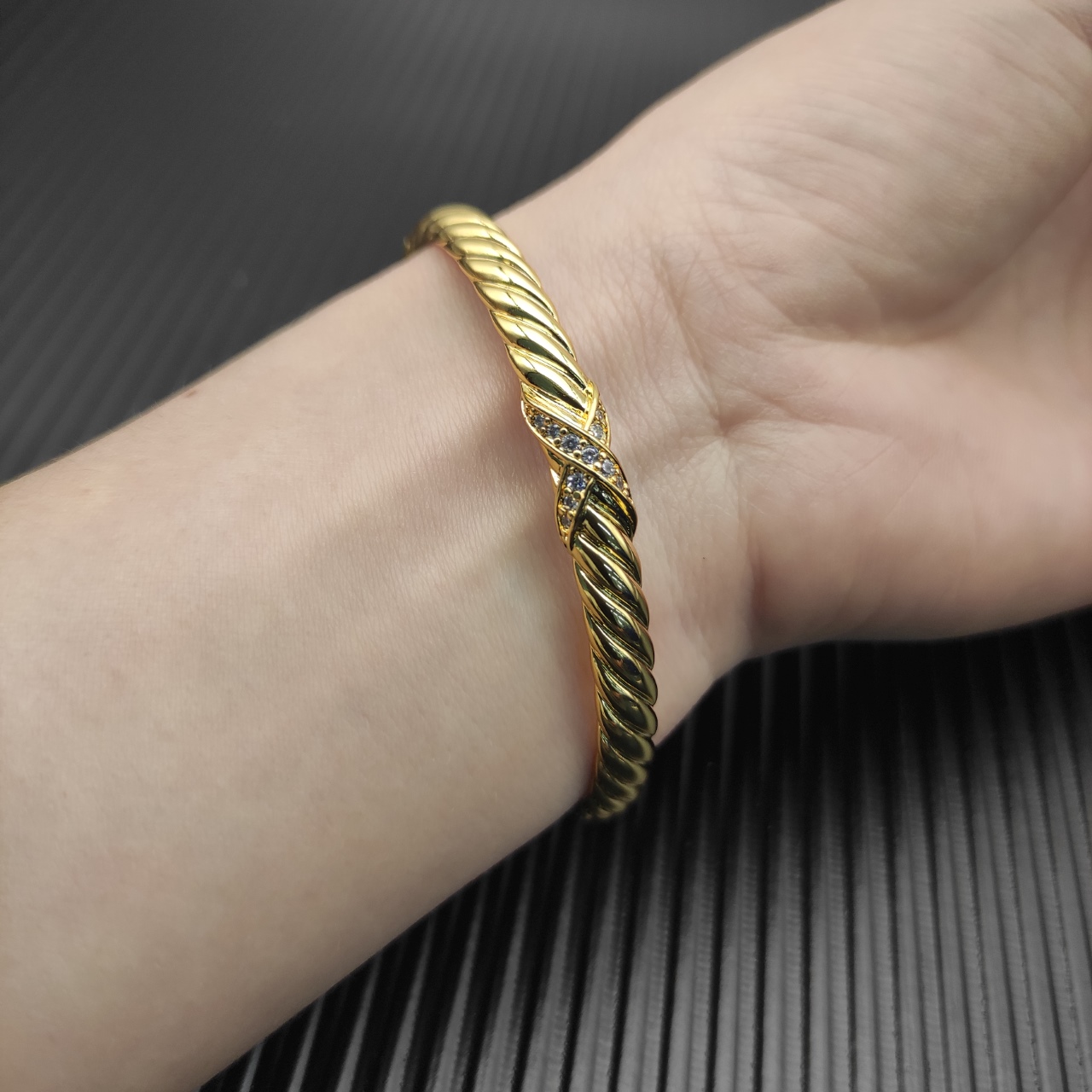 575 💰David Yurman 6.2 mm Gold X-band carved wave bracelets. 19 cm. No. DYSZ-338 - 图片 3