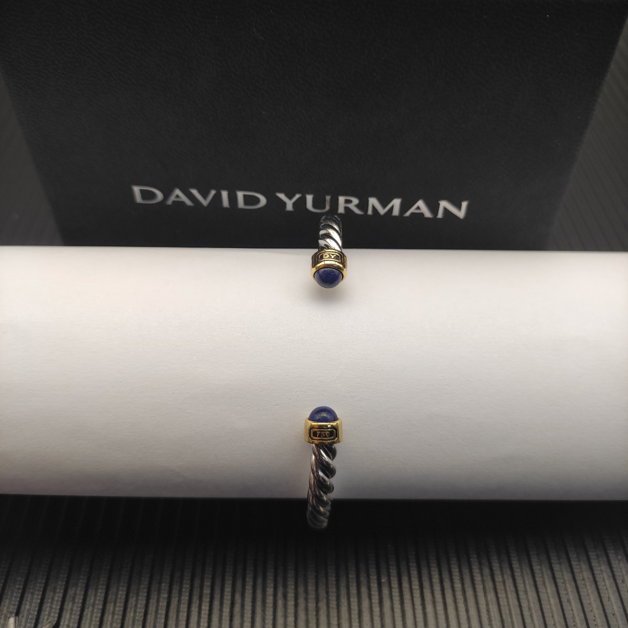 David Yurman   6MM分色青金石纽线袖口手镯。

   编号   DYSZ-356