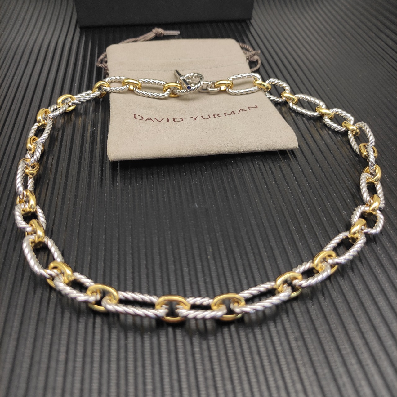 David Yurman 纽线蓝宝石项链。金银分色 长度50cm  ，
  编号DYXL-191