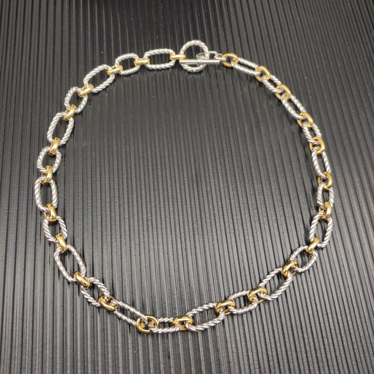 David Yurman 纽线蓝宝石项链。金银分色 长度50cm  ，
  编号DYXL-191