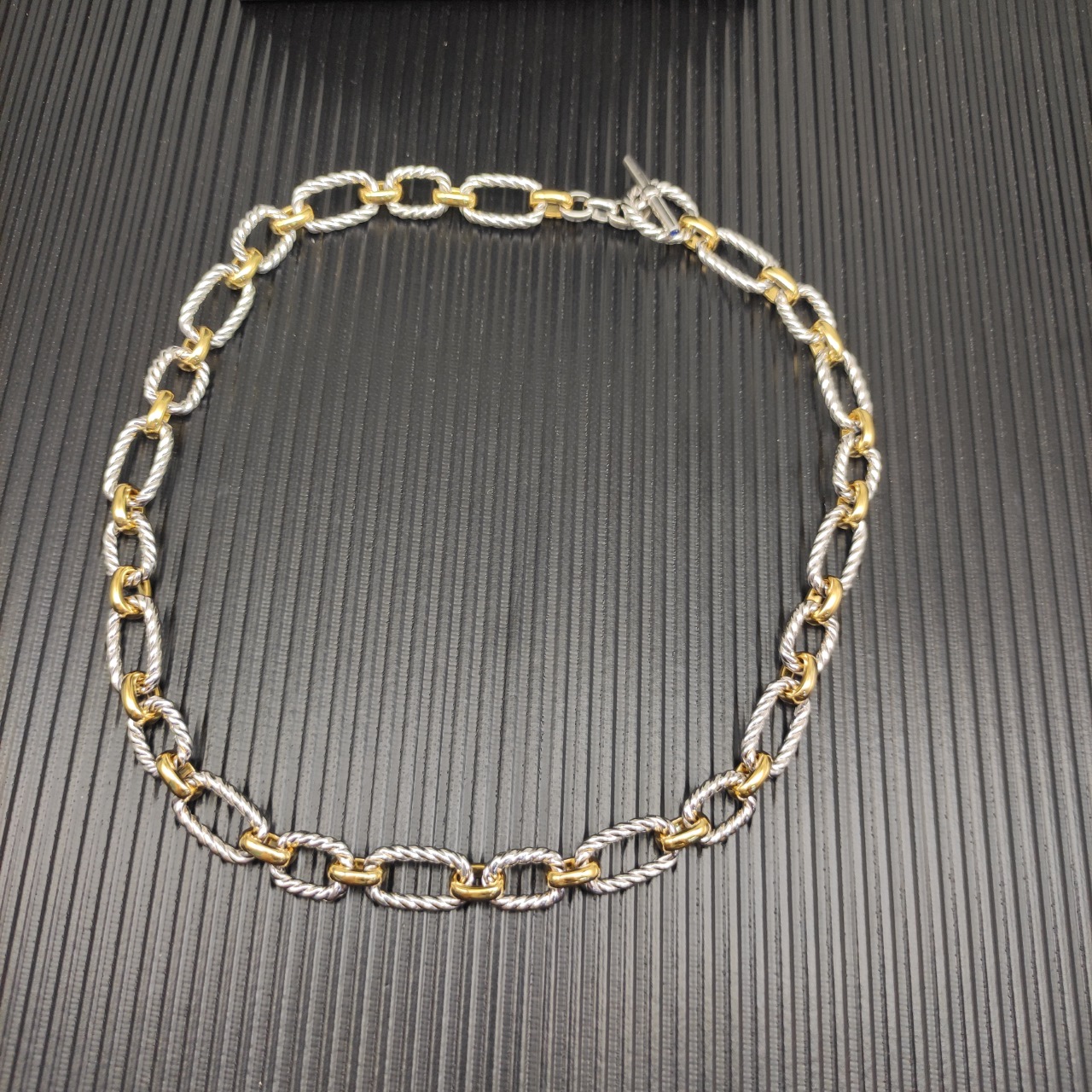 David Yurman 纽线蓝宝石项链。金银分色 长度50cm  ，
  编号DYXL-191
