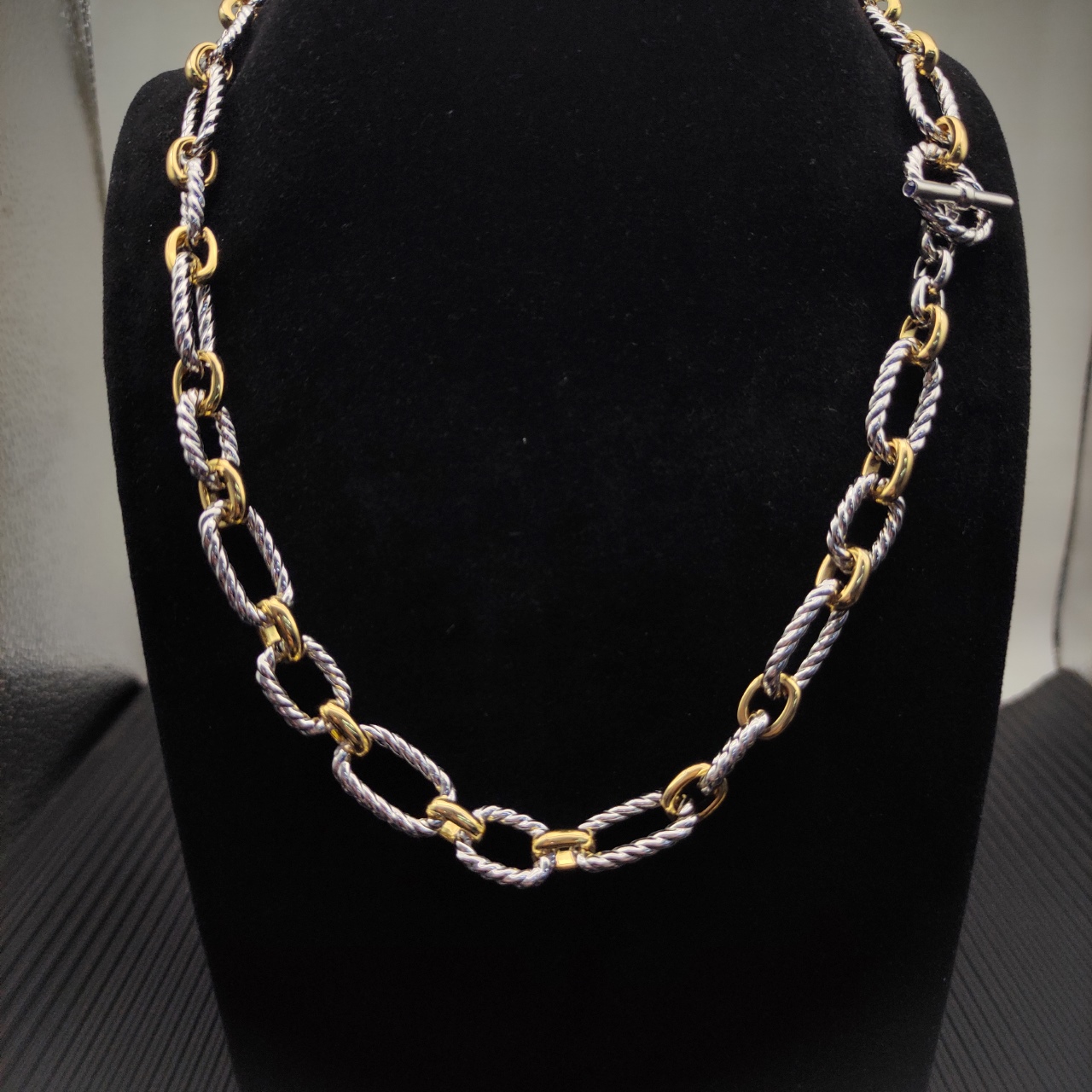 David Yurman 纽线蓝宝石项链。金银分色 长度50cm  ，
  编号DYXL-191